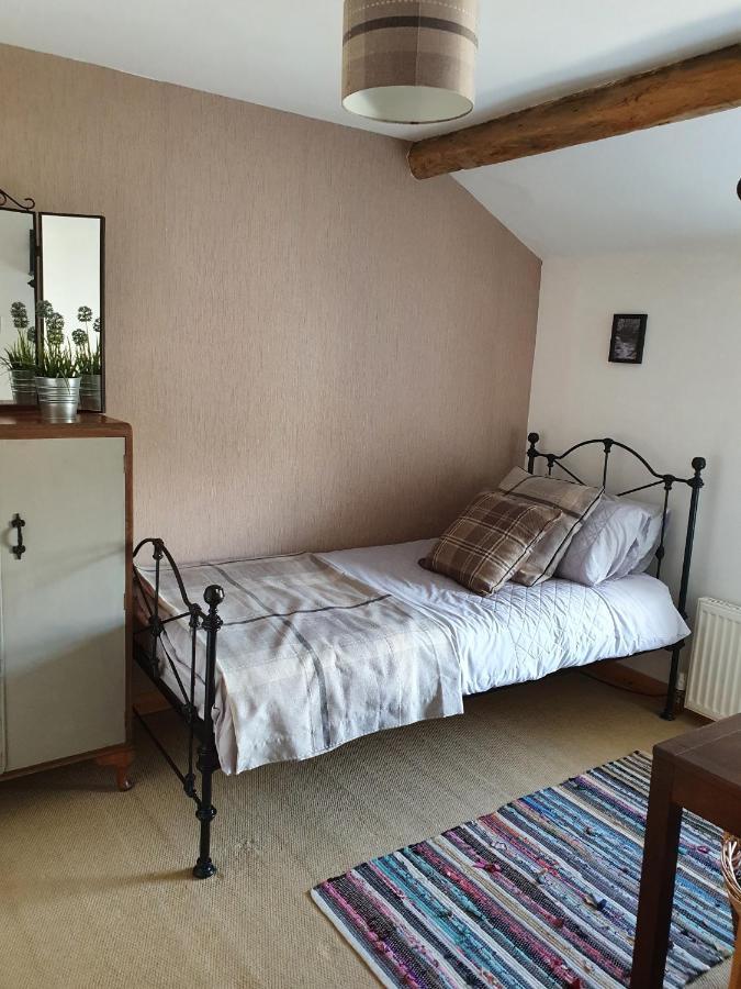 Wales' Highest Village - The Chartist Cottage - Trefil Tredegar Екстер'єр фото