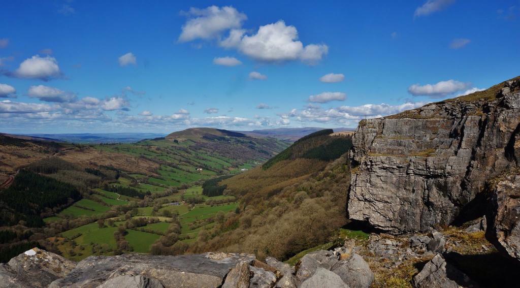 Wales' Highest Village - The Chartist Cottage - Trefil Tredegar Екстер'єр фото